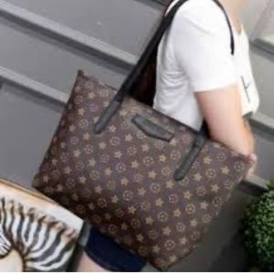 🌸. #1689-25.  Lenwe Bols tote bag